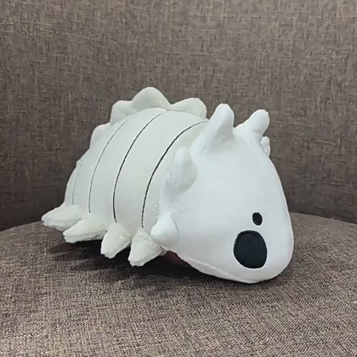 Short video showing a white Bell Beast plush